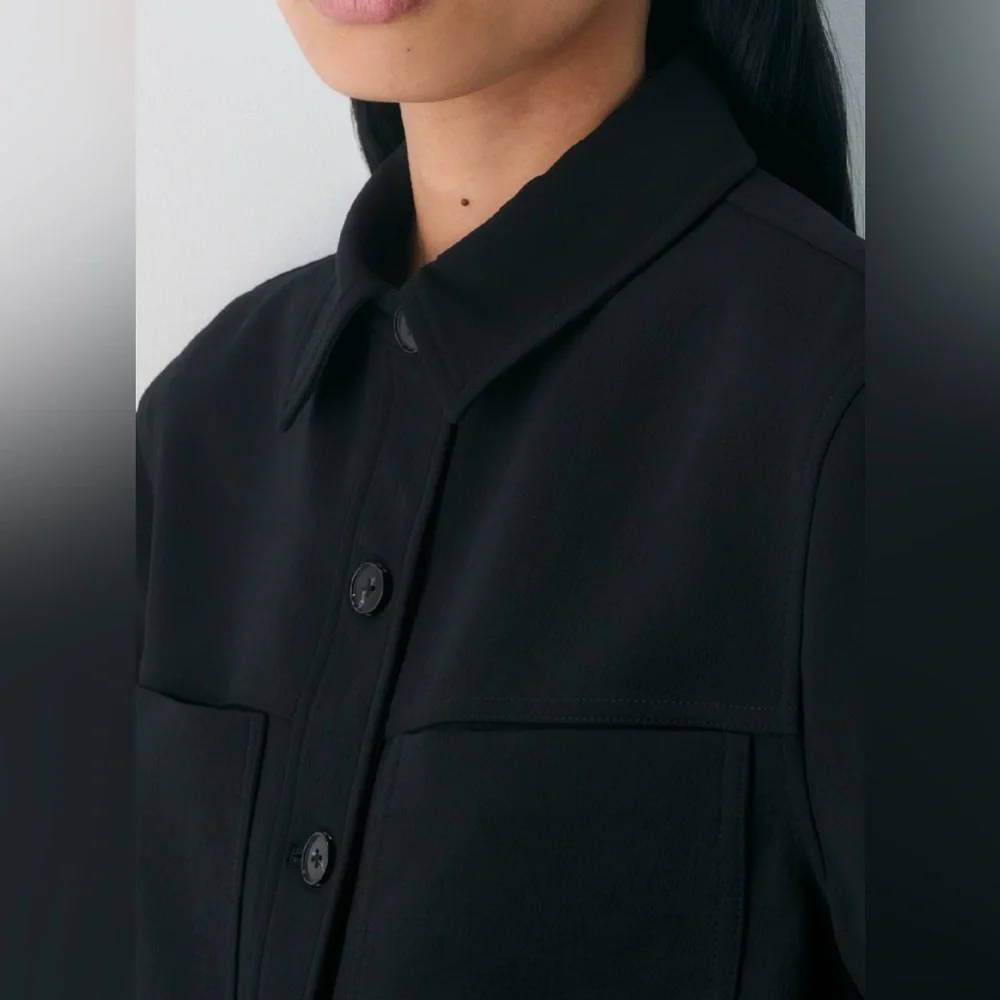 Aritizia Wilfred Little Cropped Jacket in Black Crepe - Picture 8 of 9